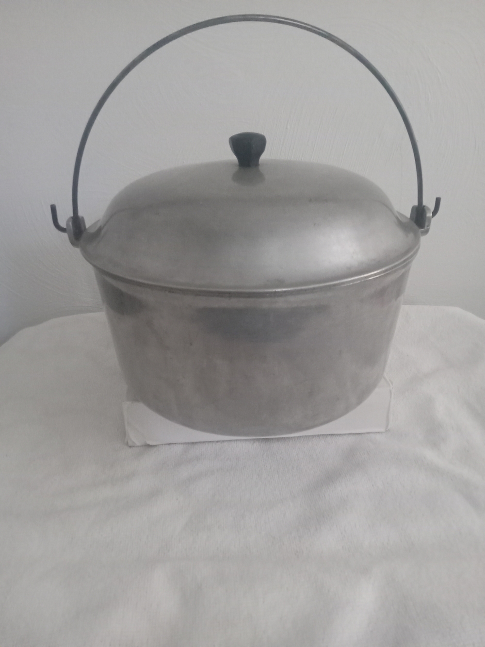 Majestic Aluminum Dutch Oven with Lid And Bail Handle - Gray 6 Qt USA